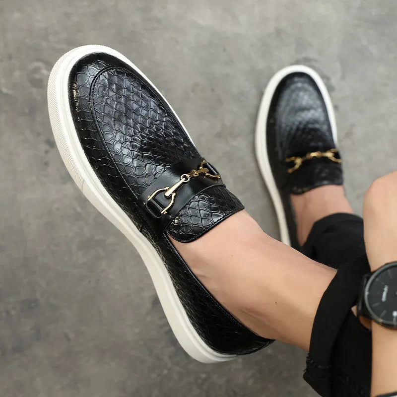 Embossed casual loafers