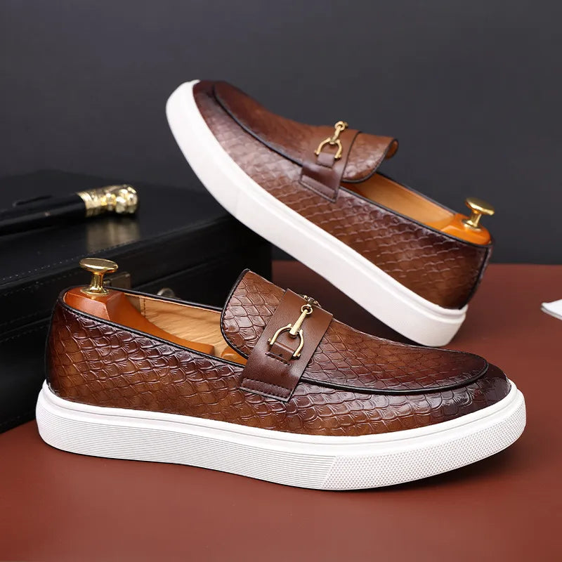 Embossed casual loafers